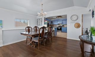 Spacious 5BR home in South Padre Island, perfect for family getaways. - 1