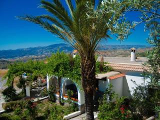 Holiday Home Gemütliches Haus in Anlage mit Schwimmbad in Válor by Interhome - 0