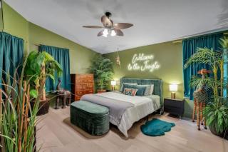 Designer Stylish Villa by Sawgrass with Hot Tub and Arcade Games - 2