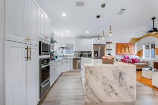 Designer Stylish Villa by Sawgrass with Hot Tub and Arcade Games - 5