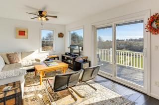 1 Block to Bellport Bay! Scenic Hamptons Hideaway - 8