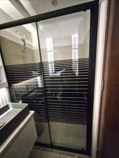 Babu's Bubble Balcony Studio at Casa Mira Mandaue - 3