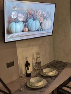 Babu's Bubble Balcony Studio at Casa Mira Mandaue - 7