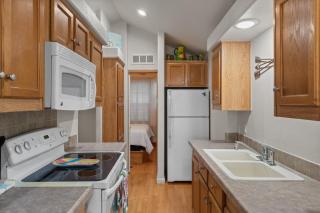 Cozy 1 bed retreat in Port Isabel, perfect for a getaway. - 4