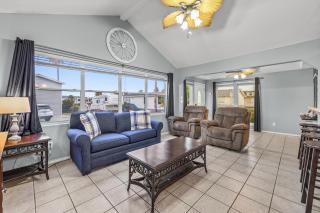 Cozy 2BR cottage in Port Isabel, perfect for families and pets! #1 - 2