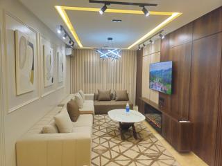 Large luxurious apartment opposite to Hassan 2 Mosqu and FAIR international casablanca , near downtown prohibited arb unmarried couples, Free underground parking for buildings, 3 rooms, 2 bathroom, living room - 5