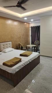 Devi Grand Lodge & Party Hall - 2