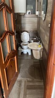 Sunny & Spacious in prime location - 7