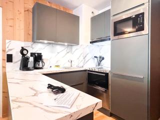 2 Bed Ski in and Ski out Luxury Apt in 5 star Residence - 9