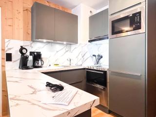 2 Bed Ski in and Ski out Luxury Apt in 5 star Residence - 2