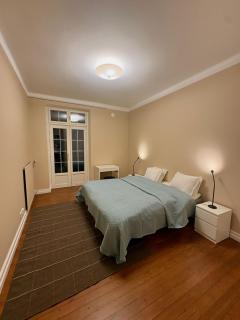 Brand New and Stylish Designer 2BR Apartment - Prime Location - 8