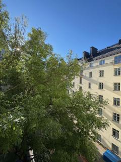 Brand New and Stylish Designer 2BR Apartment - Prime Location - 3