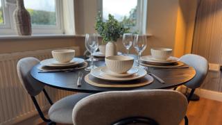 Stylish 2 Bedroom Apartment With 2 Bathrooms and Free Gated Parking - 6