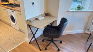 Stylish 2 Bedroom Apartment With 2 Bathrooms and Free Gated Parking - 5