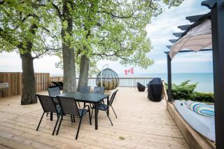 Beach Front Family Cottage Ping Pong & Karaoke - 0