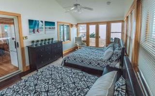 Beach Front Family Cottage Ping Pong & Karaoke - 1