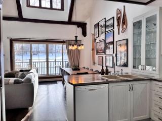 Spacious 2-Story Ski-In Condo with Views & Fireplace - 2