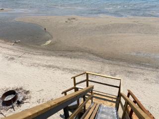 Water Front Beach House - 3BR w BBQ & Sunset - 4