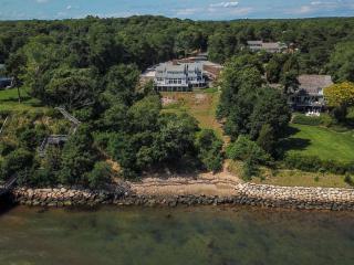 15526 - Luxurious Waterfront Home with Incredible Entertainment Space Secluded on Pleasant Bay - 9