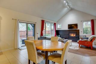 Walk to Autzen Stadium, 3 Mi to UO! Home with Patio - 2