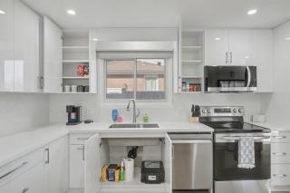 New 3BR Home - Minutes to the Falls - 1