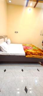 Sri Premanand Ji Palace - 0