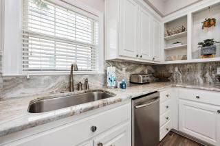 Emerald Seahorse - 1