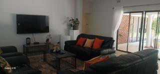 Cosmo Guest House - 9