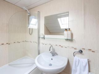 Meadow Hill Cottage with Private Garden, Crieff - 1