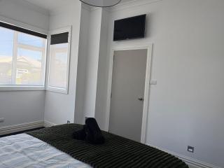 Stylish Petone Stay - 8