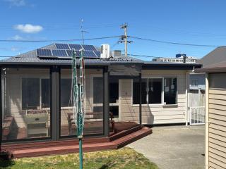 Stylish Petone Stay - 7