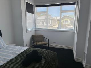 Stylish Petone Stay - 5