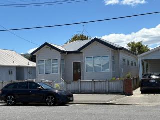 Stylish Petone Stay - 2