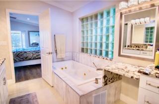 Lakefront and Pool 4bed Orlando House Near Downtown 20 minutes from Attractions - 9