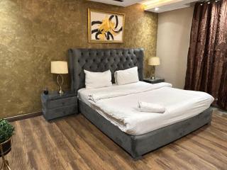 Goldcrest Apartment Lahore - 1