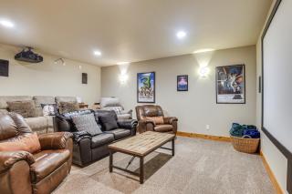 Luxe Riverside Retreat! 5,000-Sq-Ft Cascades Cabin - 5