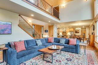 Luxe Riverside Retreat! 5,000-Sq-Ft Cascades Cabin - 3