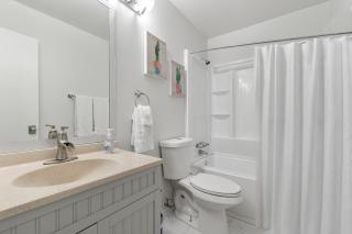 Centrally Located Gulf Breeze Stay, Dog-Friendly, Desk, Near Beaches and Golf - 2