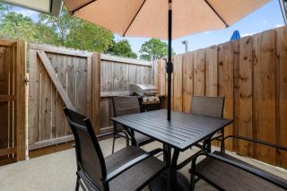 2BR King, Dog Friendly, Fenced Yard Access, Private Patio, Near Beaches - 5