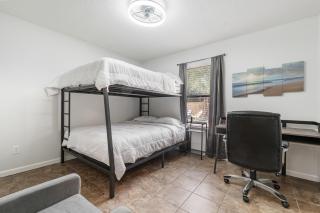 2BR King, Dog Friendly, Fenced Yard Access, Private Patio, Near Beaches - 8