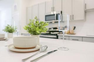 Delightful Work Friendly Home in A Plus Prime Location - Sherman - 9