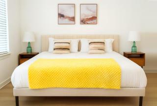 Delightful Work Friendly Home in A Plus Prime Location - Sherman - 6