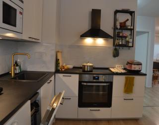 Private Room in Host-Occupied Apartment - 1