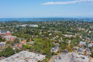 Sweet Escape Hill - 1