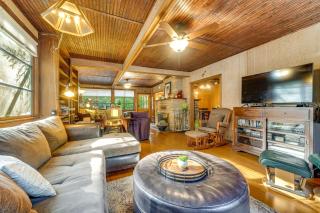 13 Mi to Beach! Forest Brook Creekfront Cabin - 6