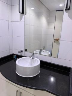 Damac Al Jawharah Sea View Apartment - 4