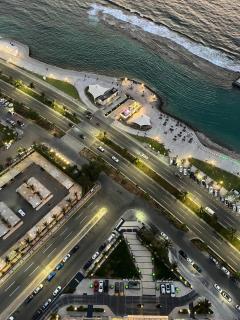 Damac Al Jawharah Sea View Apartment - 3