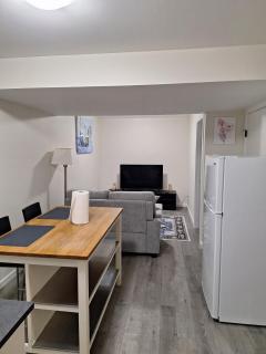 Nest & Rest cozy suite Self check in Free parking - 6