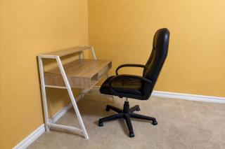 Private & Spacious Primary Suite with Jacuzzi! Shared Brampton Home with Living Room, Full Kitchen, Dining Area, Laundry & Patio! - 7