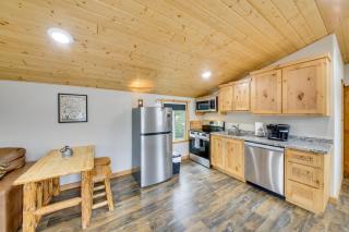 1 Mi to Waterfront Trails, Troy Home with Hot Tub! - 5